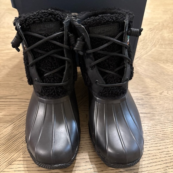 SPERRY WOMEN'S SALTWATER SHERPA RAIN BOOT SIZE 6 RAINBOW/BLACK - Picture 2 of 8